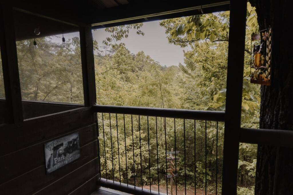 Misty Mountain Sunrise Villa Сивиървил Екстериор снимка